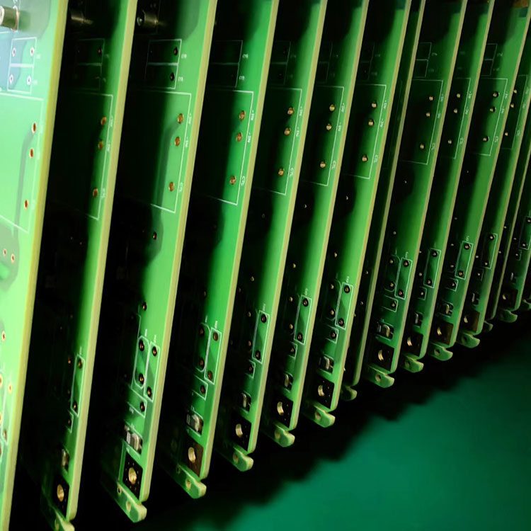 Por que os PCBs Rogers estão se tornando a escolha preferida para aplicações de alta frequência?