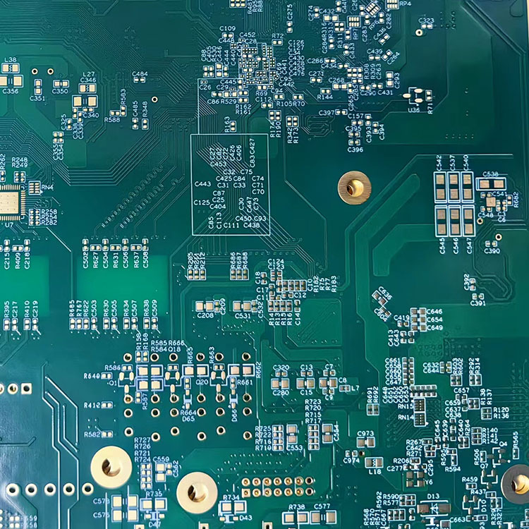 Como o PCB multicamadas melhora o desempenho eletrônico moderno?